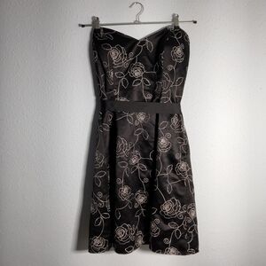 Sweet WHBM Rose Embroidery Monochrome Cocktail